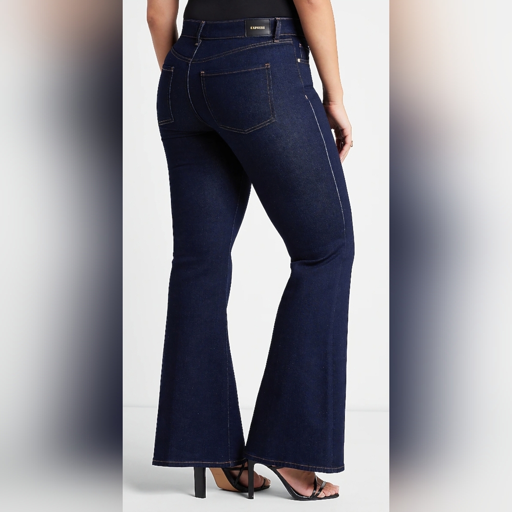 Express MID RISE RINSE 70S FLARE JEANS - Picture 3 of 9